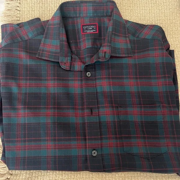 UNTUCKit Red and Green Casual Button Down Shirt - Picture 2 of 3